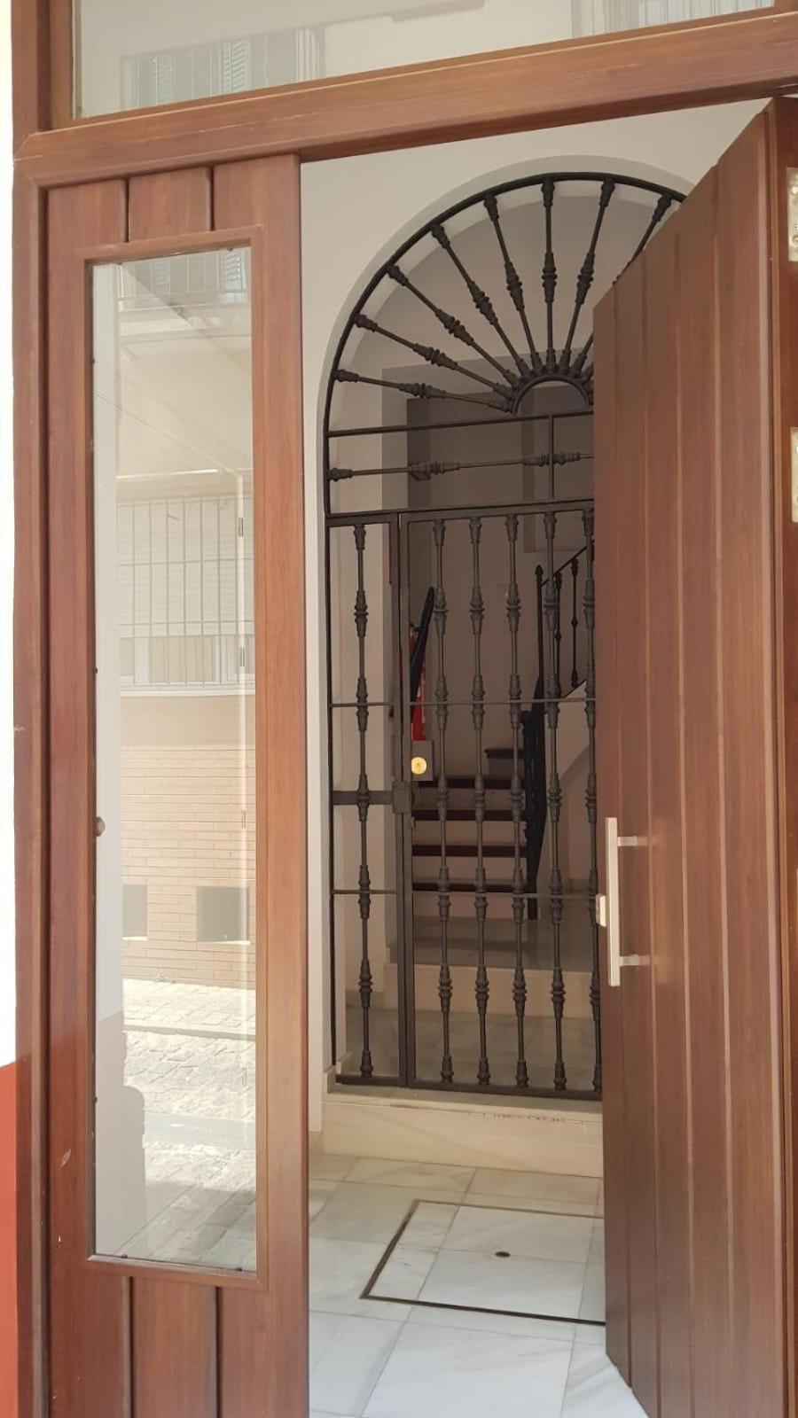 Apartamento San Bernardo - Kainga Homes セビリア エクステリア 写真